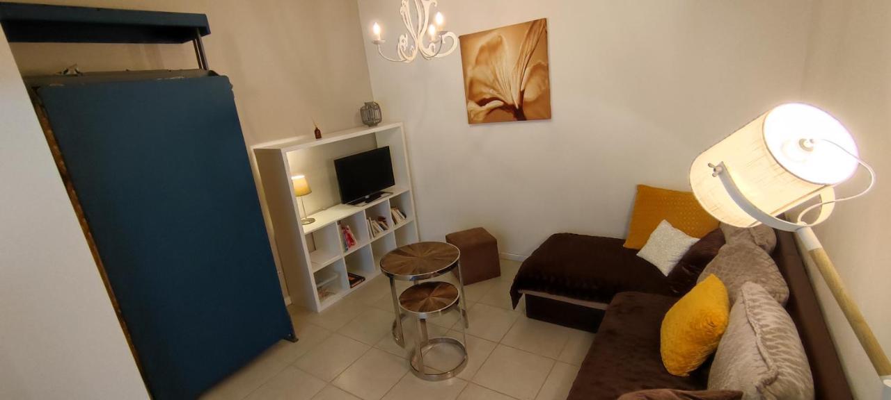 Chaleureuse Petite Maison De Bourg Beaumont-sur-Sarthe Bagian luar foto