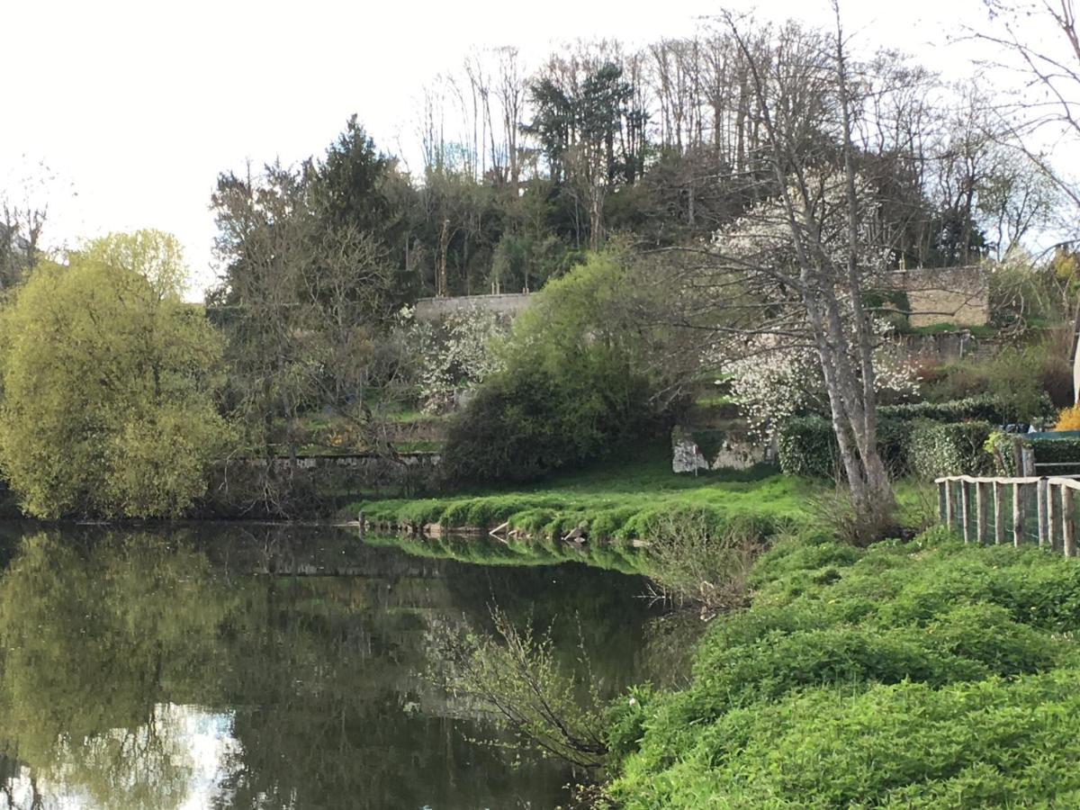 Chaleureuse Petite Maison De Bourg Beaumont-sur-Sarthe Bagian luar foto